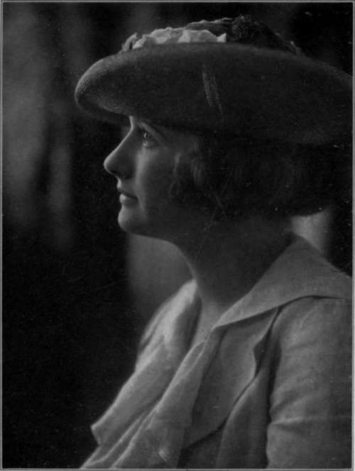 A Suggestion StudioLightMagazine1918 202