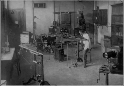 They Pose Themselves StudioLightMagazine1918 50