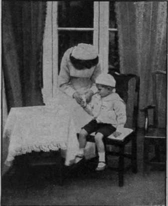 When a finger is jammed in a door apply cold water dressings