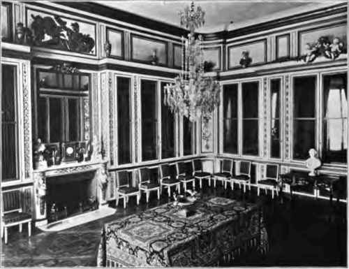 LIBRARY OF LOUIS XVI, PALACE OF VERSAILLES.