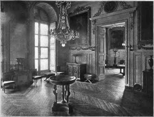SALON DES MALACHITES, GRAND TRIANON, VERSAILLES.