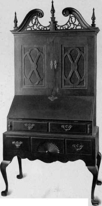 Cabriole Legged Scrutoire with cabinet top, 1725 40.
