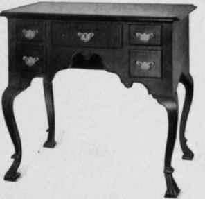 Dressing Table, Spanish feet, 1710 20.
