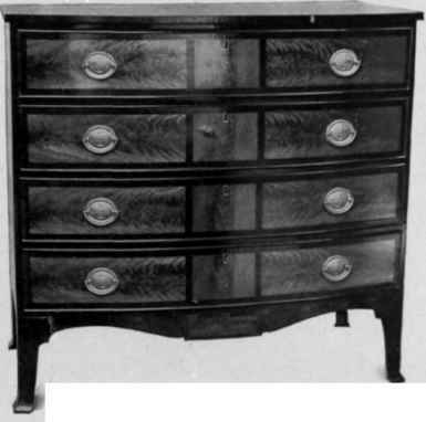 Swell Front Chest of Drawers, 1790 1800.