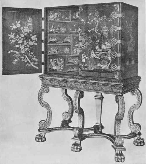 Cabinet Of Green Lacquer, With Gold Decoration, On A Carved And Gilt Stand.