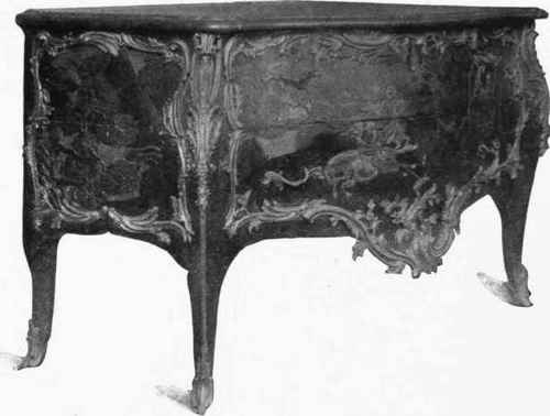 CHEST OF DRAWERS. Epoch Louis XV. In the Prefecture of Indre et Loire.