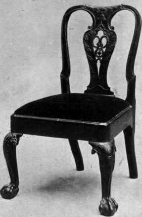 HOGARTHIAN HOOPBACK, PIERCED SPLAT MAHOGANY CHAIR.
