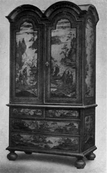 WILLIAM AND MARY SILVER AND BROWN LACQUER DOUBLE HOOD CABINET.