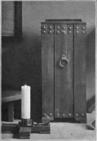 Fig. 13. Basket with ends of slats covered with mitered nosing.