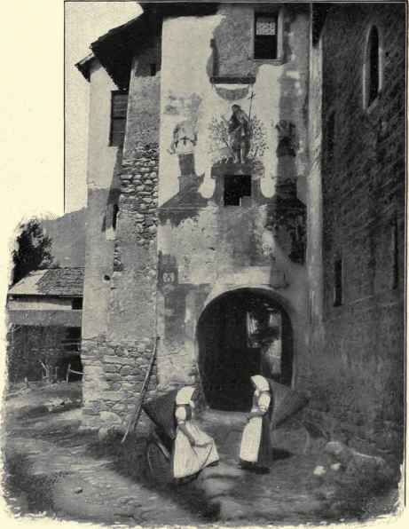 A Gate In Dorf TyrĊL.